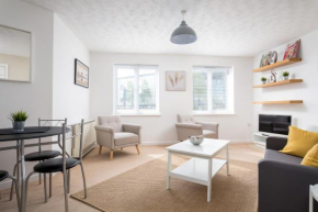 Lloyd Close Cheltenham - Close to Town Centre & GCHQ